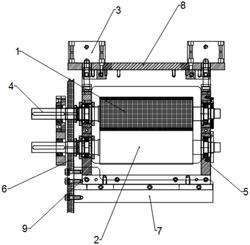 一种用于口罩制作设备上的辊刀裁切机构