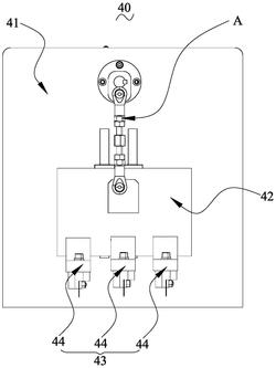 一种切割刀角度可调的裁切设备